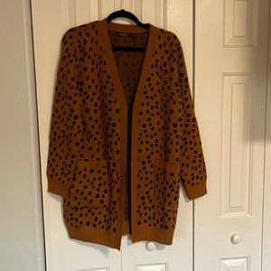 Super cute cardigan from Amazon. Never worn. Perfect for fall.